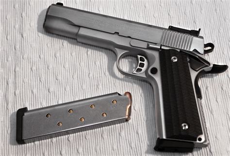 The single-action trigger of the 1911 pistol