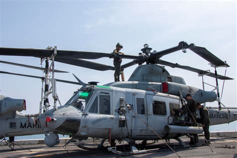 UH-1Y Venom maintenance