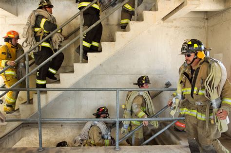 9/11 stairwell blocked by debris