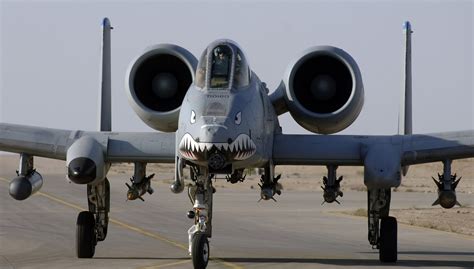 A10 Thunderbolt landing