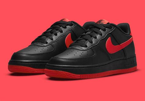 Air Force 1s Black Red