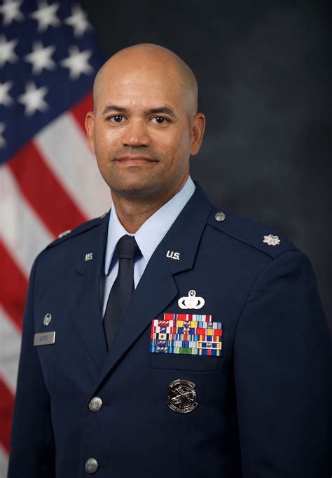 Air Force Lt Col Uniform