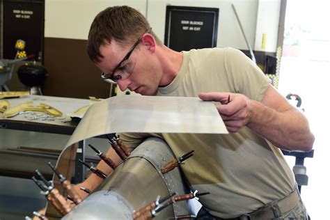 Air Force Reserves maintenance technicians