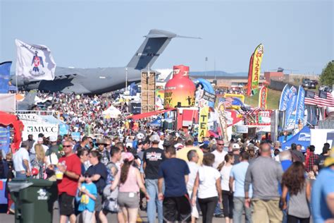 Air Show Crowds Image