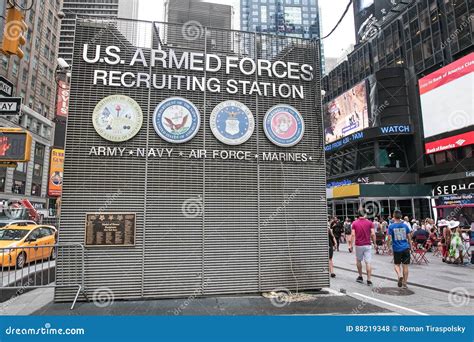 Army Recruiting Station Benefits