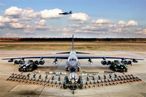 B-52 Stratofortress Image 9