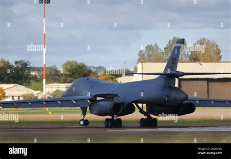 B-1B Lancer's variable-sweep wing