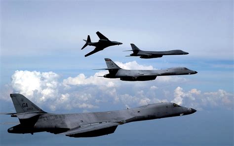 B1 Bomber formation flight