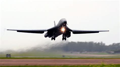 B1 Bomber takeoff