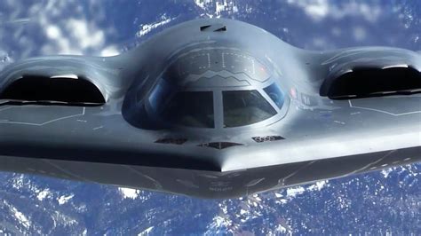 B-2 Stealth Bomber Features