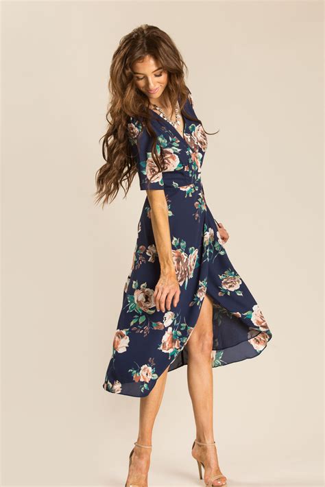 Benefits of Wearing a Navy Floral Dress