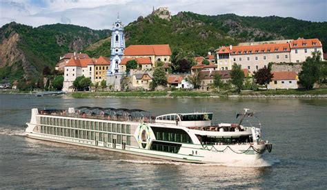 Boat Cruises and Tours