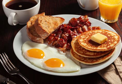 Breakfast at Hampton Inn Navy Yard Suites