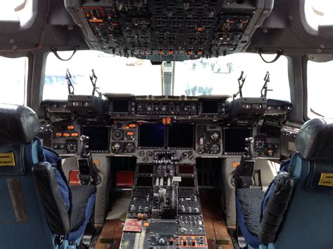 C-17 Cockpit Overview