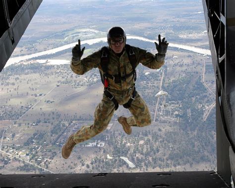 CCT Free Fall Parachutist