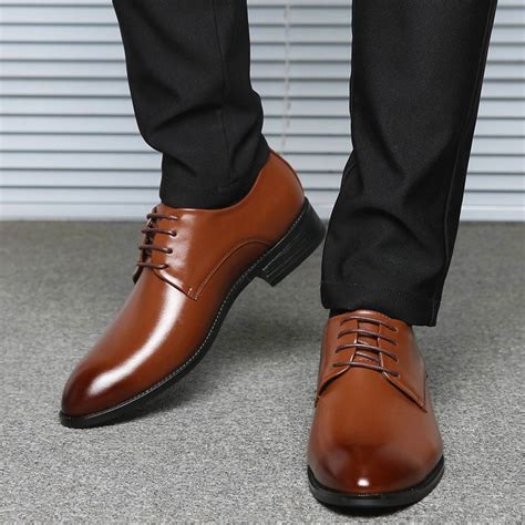 Choosing the Right Brown Shoes for a Navy Suit