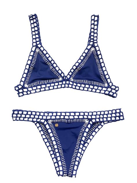 Choosing the Right Navy Blue Bikini