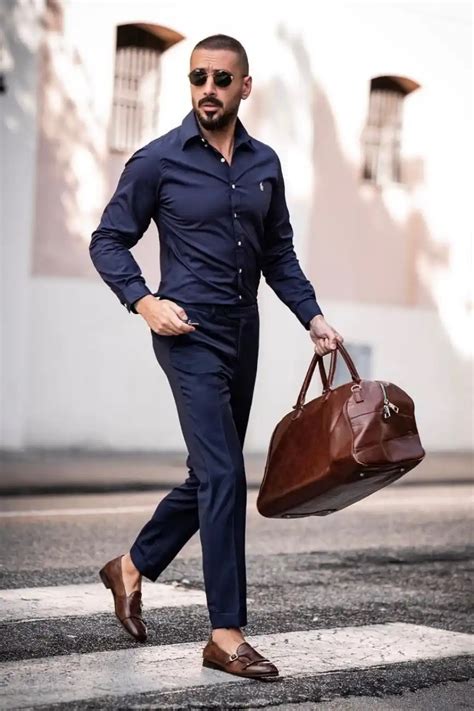 Choosing the Right Navy Blue Shirt