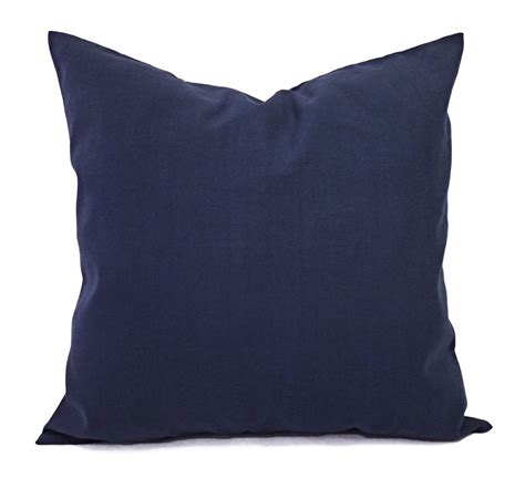 How to Choose the Right Navy Couch Pillows