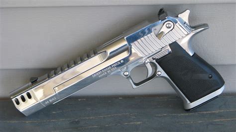 Desert Eagle Pistol in.50 AE