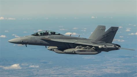 EA-18G Growler communication