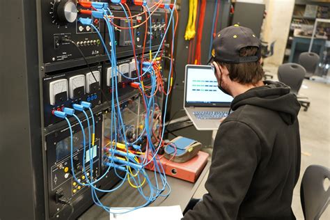 Electrical Engineering Technicians