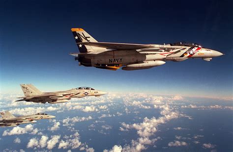 F-14 Tomcat formation flight