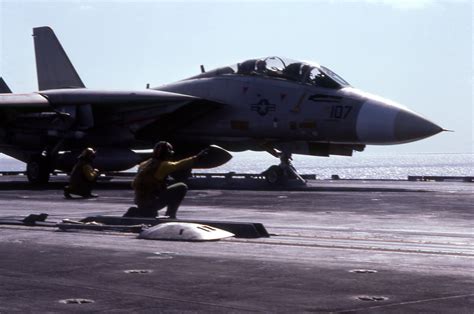 F-14 Tomcat maintenance