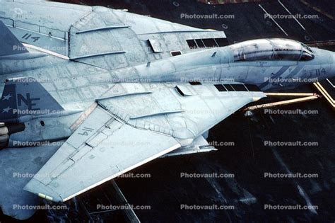 F-14 Tomcat's variable geometry wings