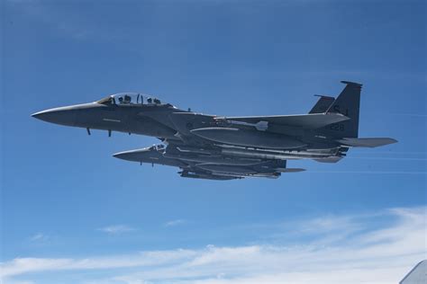 F-15's advanced countermeasures and electronic warfare capabilities