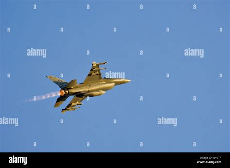 F-16 accelerating