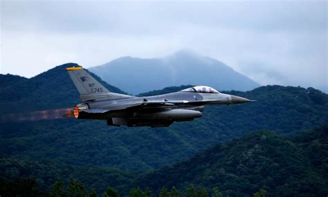 F-16 flying at high altitude