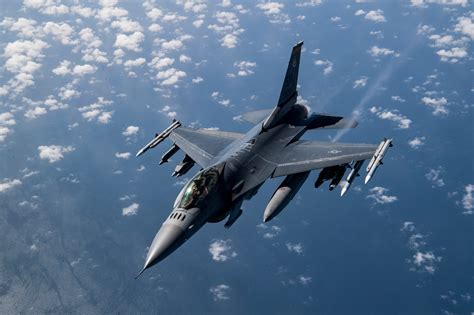 F-16 In Flight