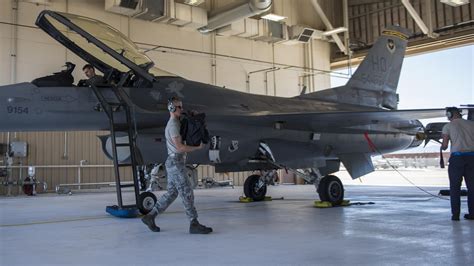 F-16 maintenance