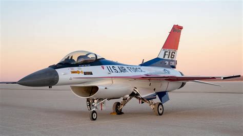 F-16 Viper Demo Team in flight