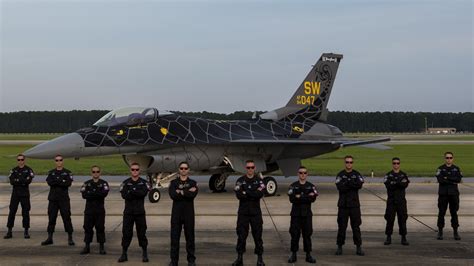 F-16 Viper Demo Team Maintenance Crew