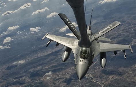 F-16C Block 50 Air Refueling