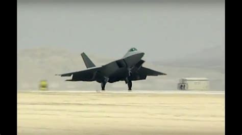 F-22 landing