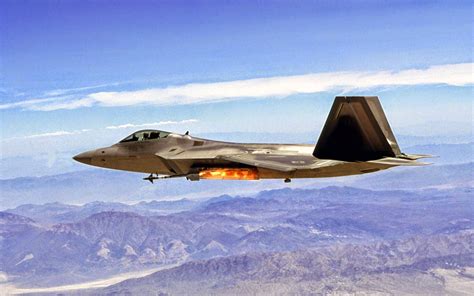 F-22 Raptor in combat configuration