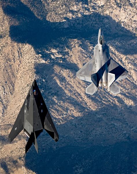 F-22 Raptor F-117 Nighthawk Comparison