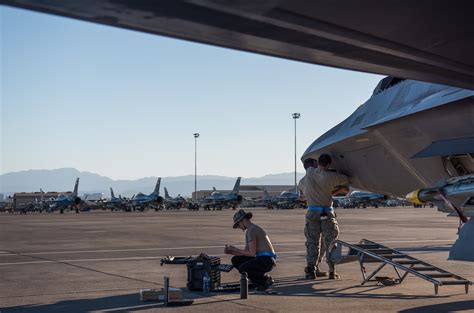 F-22 avionics features