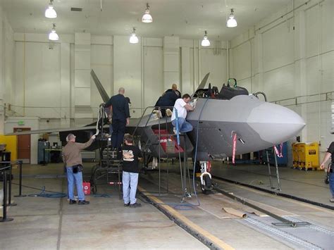 F-22 maintenance