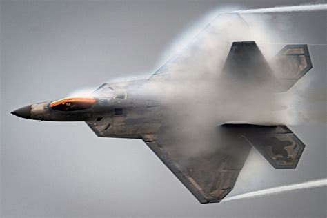 F-22 performance features