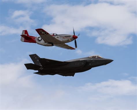 F-35 Demonstration Team in Flight