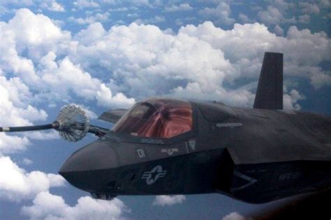 F-35 JSF aerial refueling