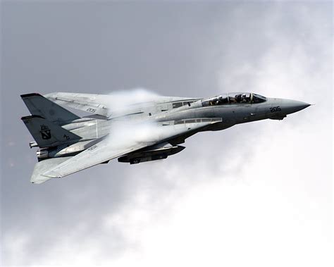 F14 Fighter Jet in flight