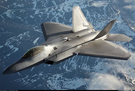 F22 Fighter Jet in flight