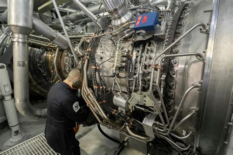 HMS Queen Elizabeth Engine