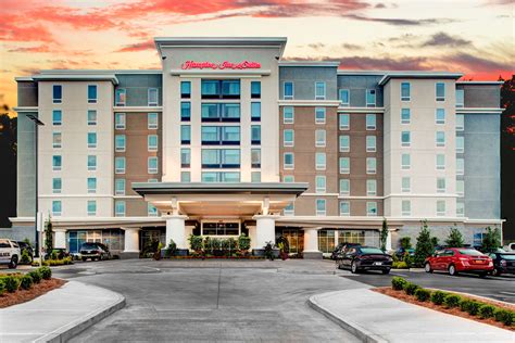 Hampton Inn & Suites