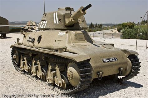 Hotchkiss H35 Light Tank Specifications